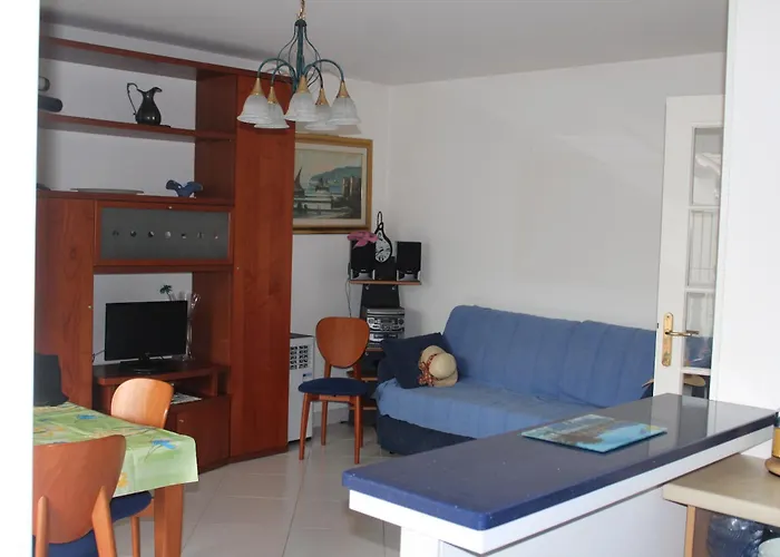 Le Must ! Admiral Plaza * Μεντόν